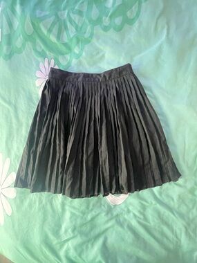 H&M Black Pleated Skater Skirt